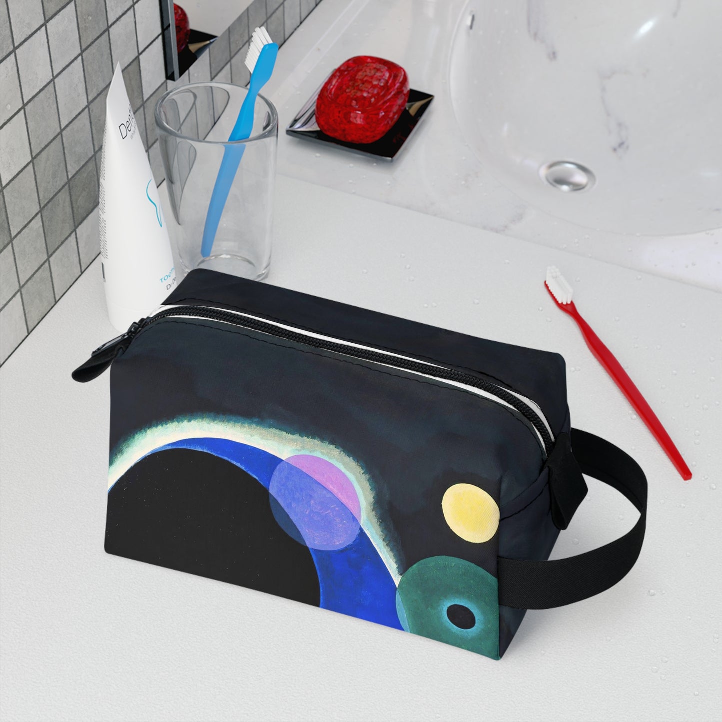 WASSILY KANDINSKY - SEVERAL CIRCLES - UNISEX TOILETRY BAG